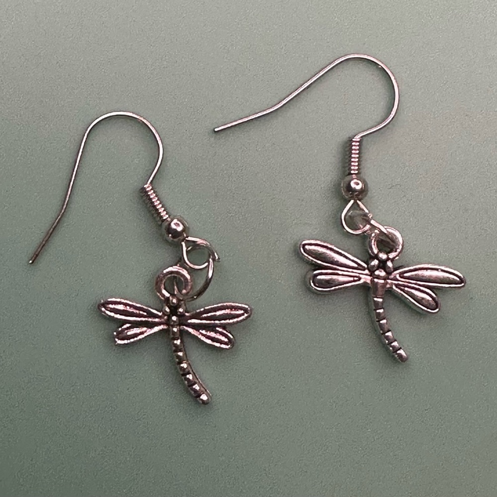 Handmade Dragonfly Earrings 🍃